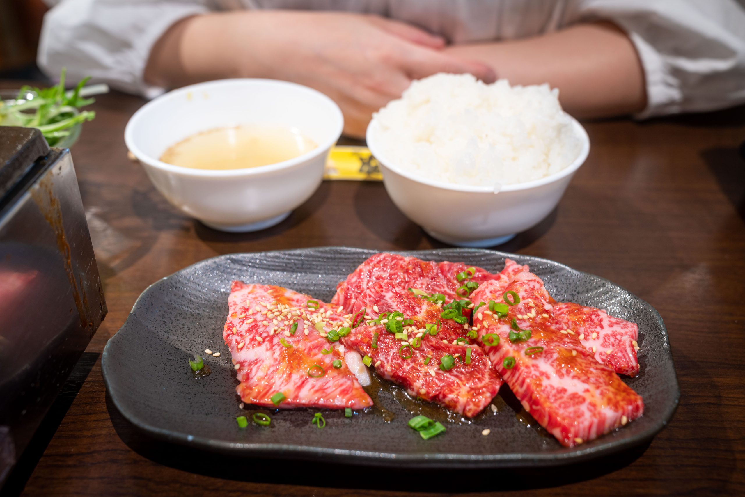 名古屋泉 焼肉 東郷 一人焼肉にも最適 コスパ最強 気軽に入れる都会のオアシス 肉極会